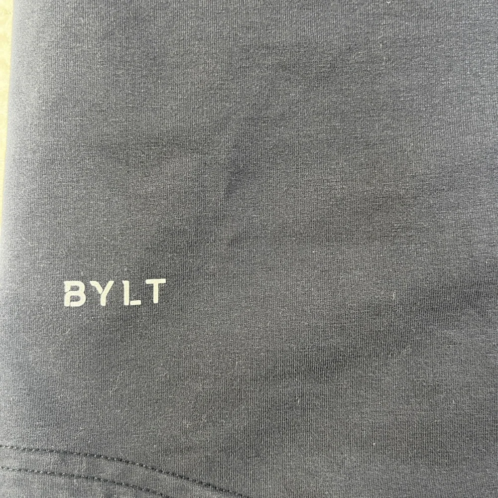 BYLT Premium Basics Drop Cut Lux Pocket T-Shirt Mens Small Navy Blue S/S Tee‎